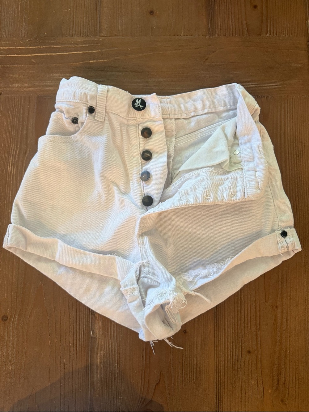 One Teaspoon White Button-Fly Rolled Hem Jean Shorts
